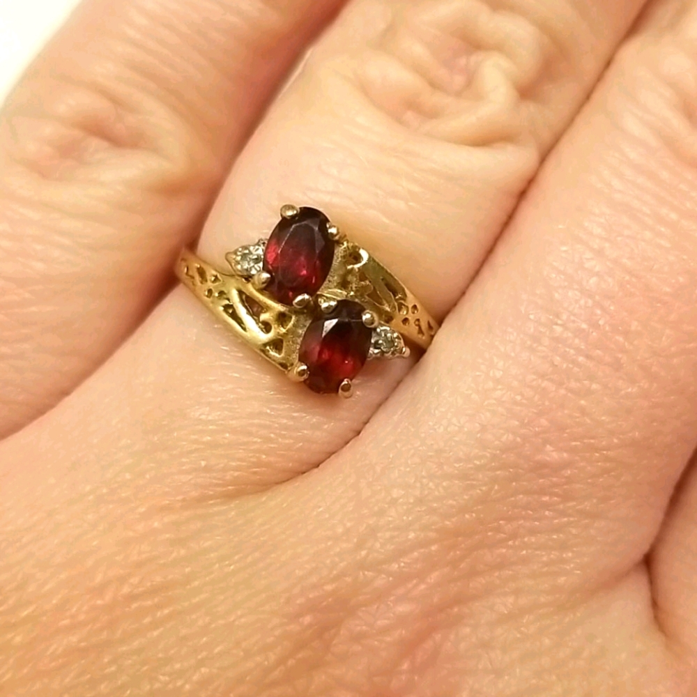 Garnet 10K Gold Ring